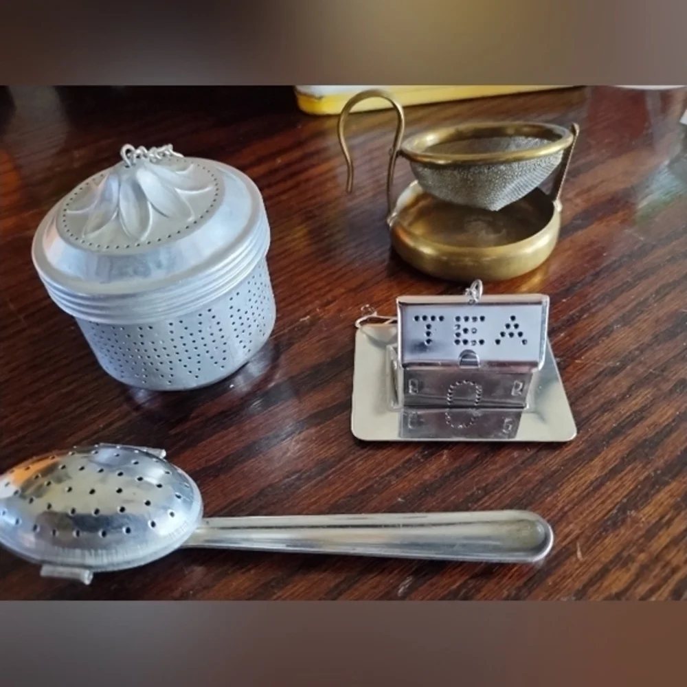VINTAGE TEA MAKERS‎